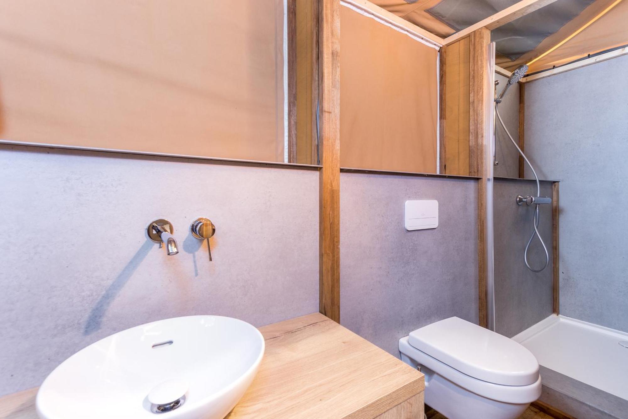 Landal Glamping Neufchâteau Hotel Ruang foto