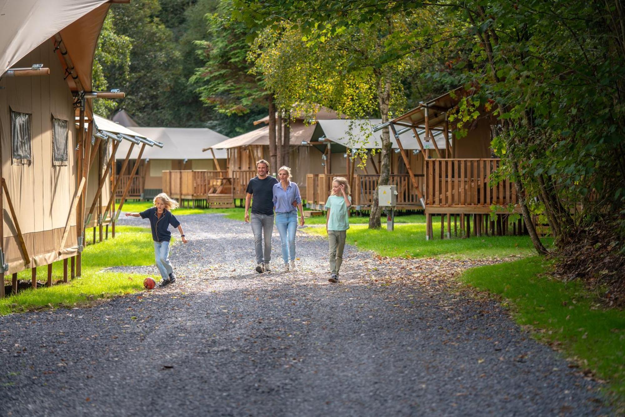 Landal Glamping Neufchâteau Hotel Bagian luar foto