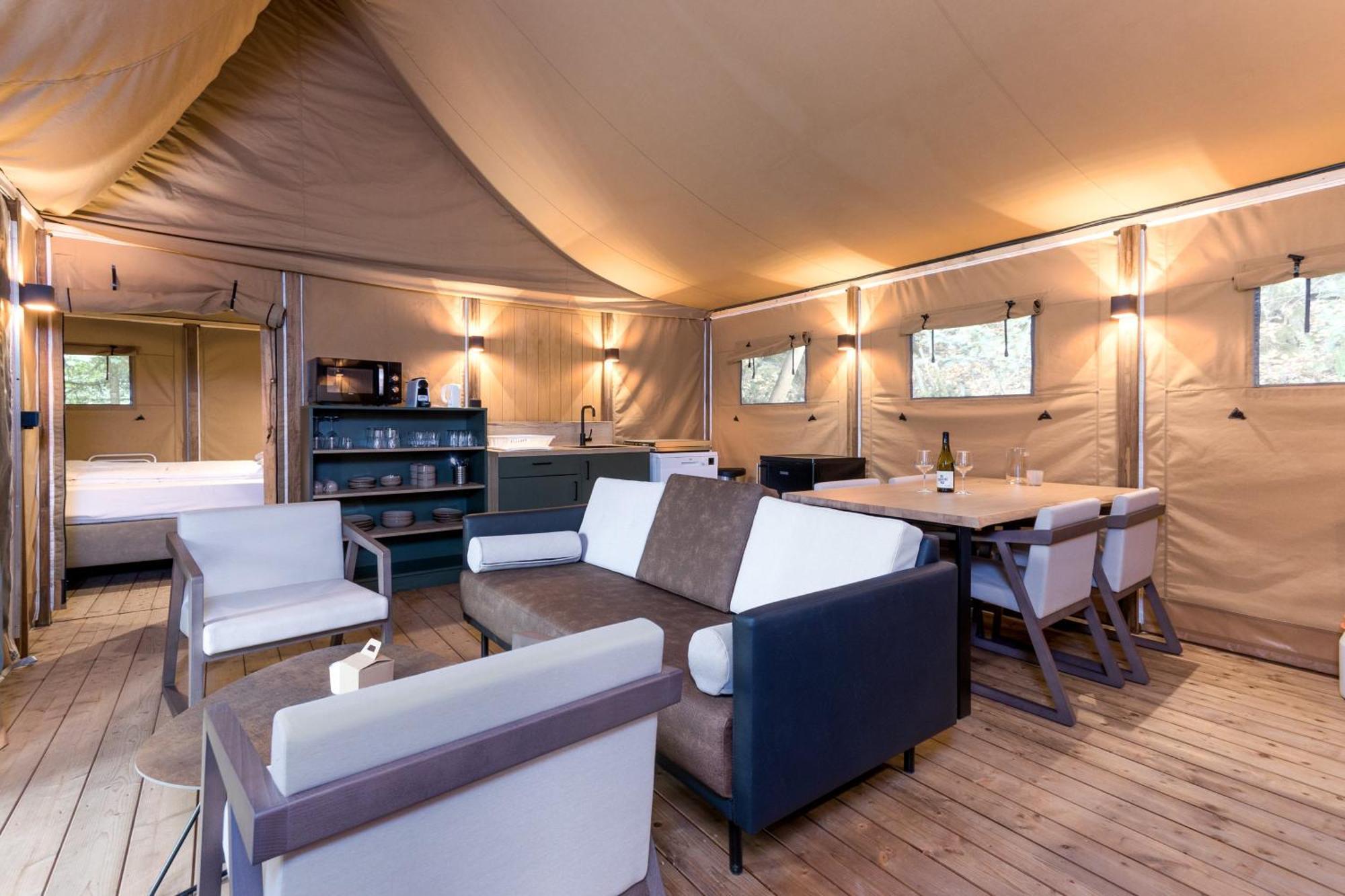 Landal Glamping Neufchâteau Hotel Ruang foto