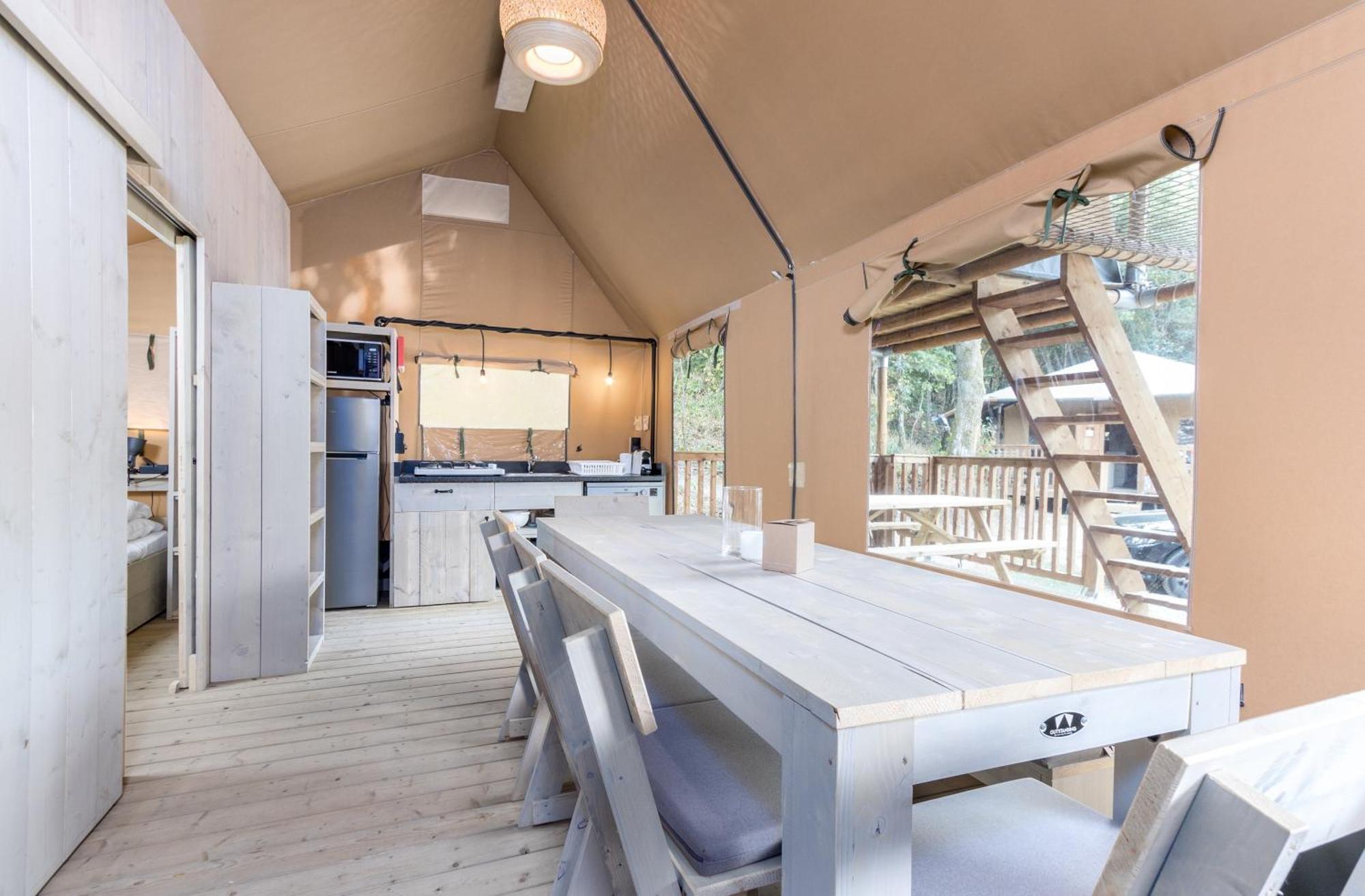 Landal Glamping Neufchâteau Hotel Ruang foto