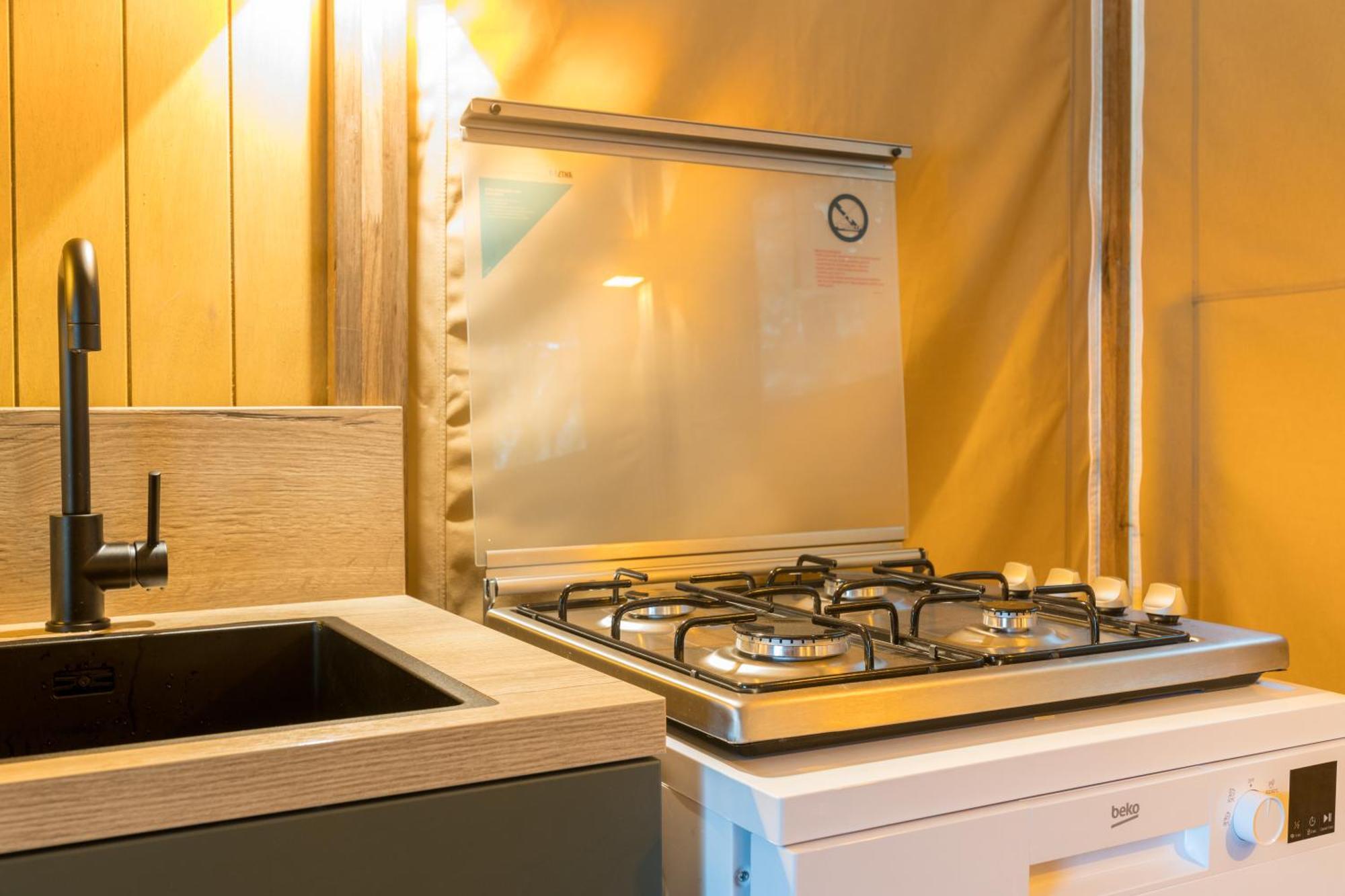 Landal Glamping Neufchâteau Hotel Ruang foto